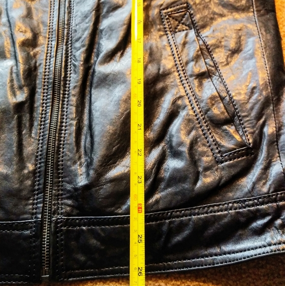 Danier Genuine Leather Jacket - Picture 7 of 9